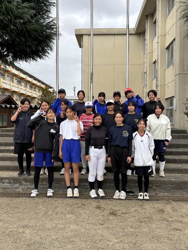 小中学生ソフトボールチームを応援してくださいの画像